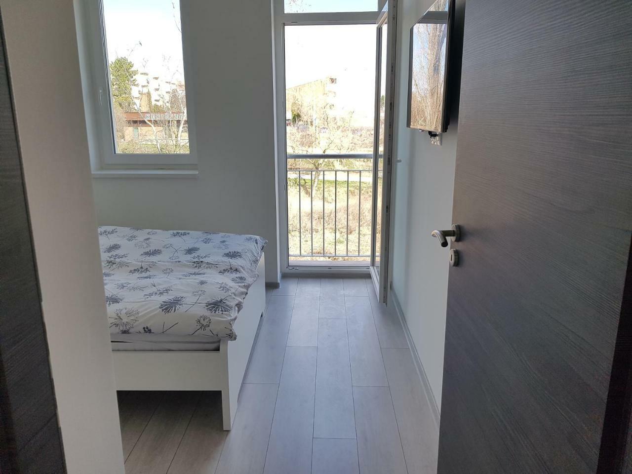 Lakefive Apartments Balatonfuered Extérieur photo