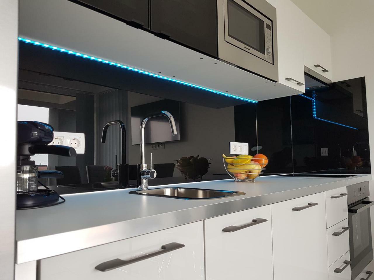 Lakefive Apartments Balatonfuered Extérieur photo