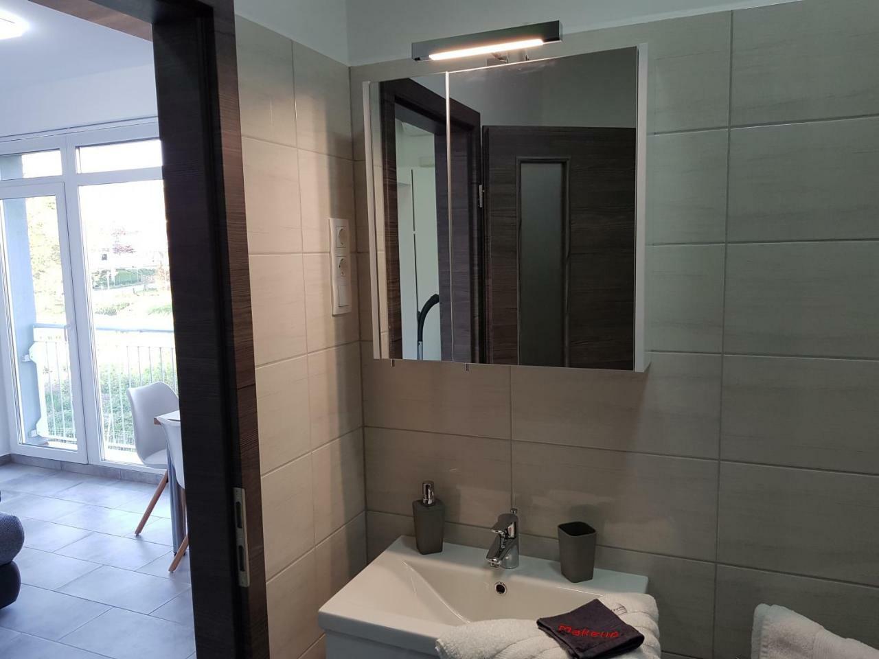 Lakefive Apartments Balatonfuered Extérieur photo