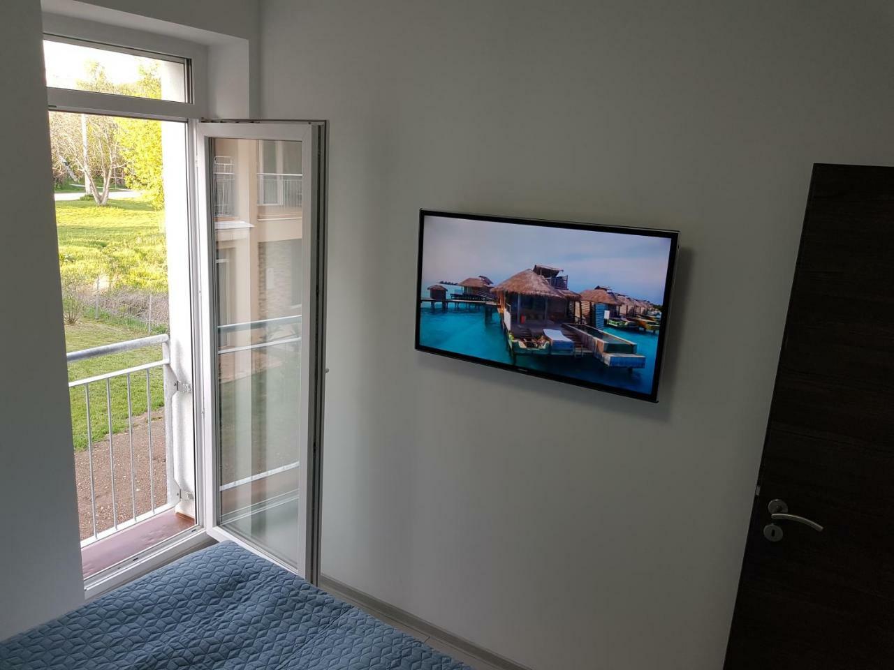 Lakefive Apartments Balatonfuered Extérieur photo