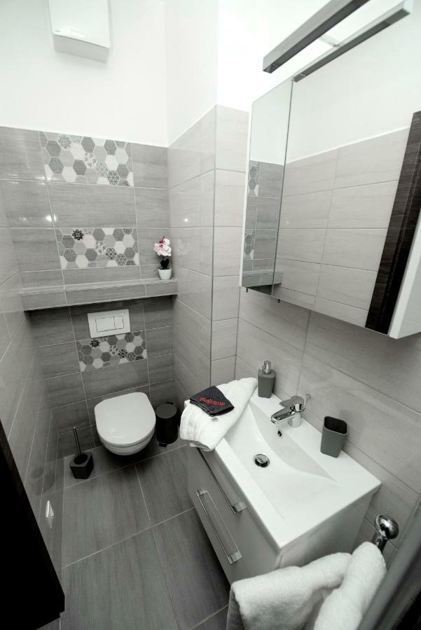 Lakefive Apartments Balatonfuered Extérieur photo