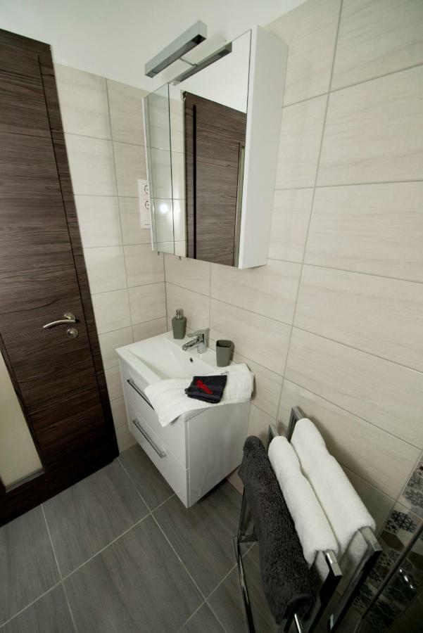Lakefive Apartments Balatonfuered Extérieur photo