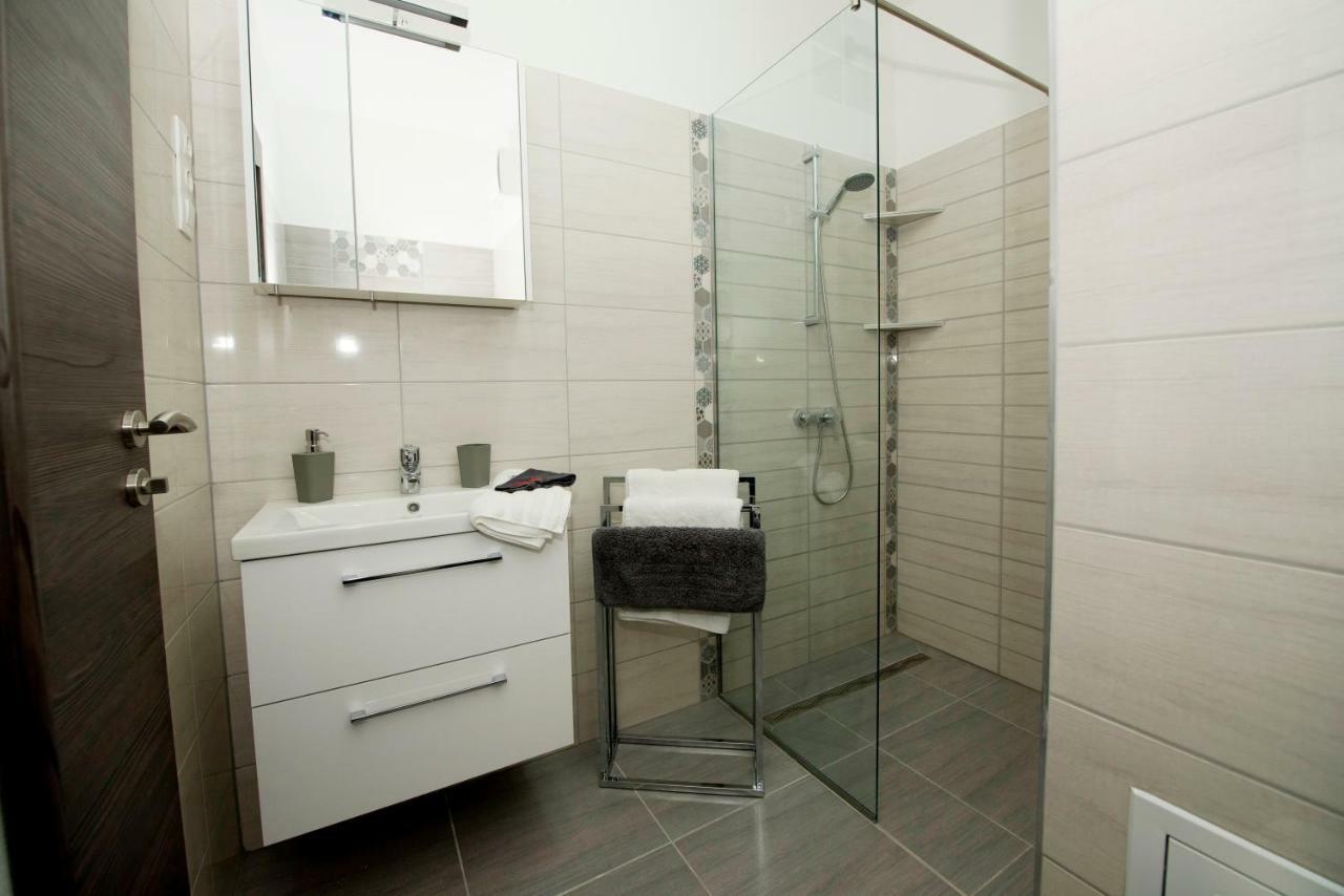 Lakefive Apartments Balatonfuered Extérieur photo